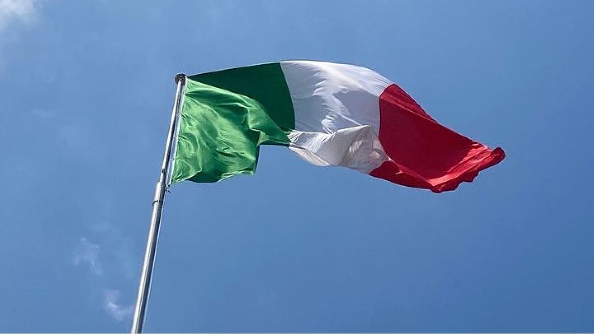 30052024 bandiera italia